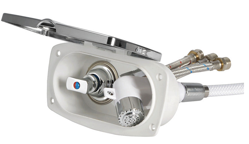 Ny Edge däckdusch med Boris-blandare och tryckknappsduschmunstycke