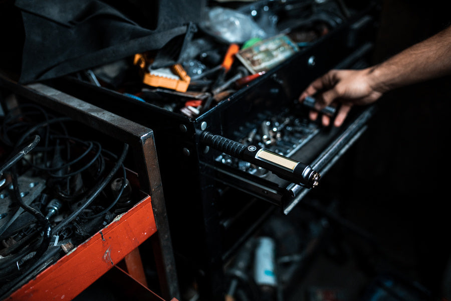 Big Larry 3 - Black line käsivalaisin