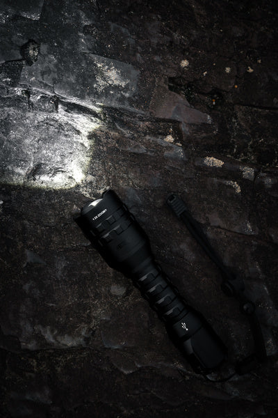 Davinci 800L - Black line ladattava käsivalaisin